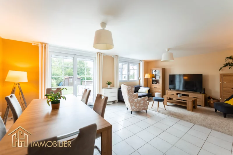 Très belle maison mitoyenne en parfait état