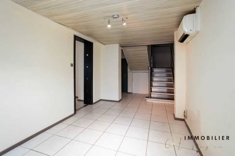 Maison de village à rénover avec grange