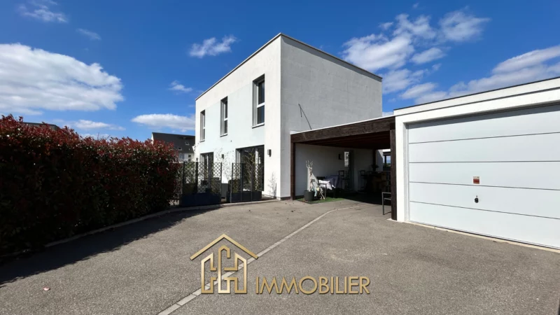 Maison &lsquo;prestige&rsquo; dans un agréable lotissement